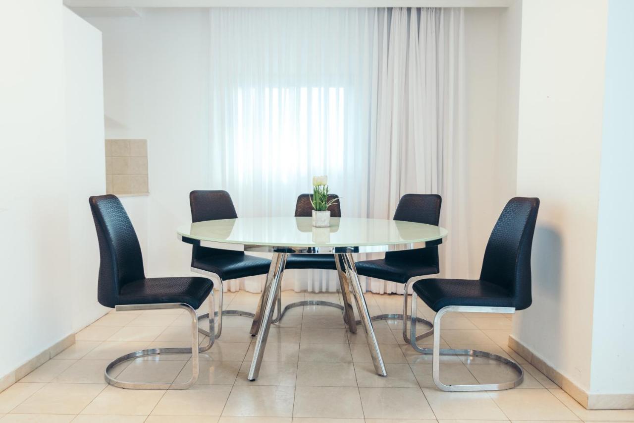 Almog Beach Apartments מגדלי חוף הכרמל חיפה Exterior foto