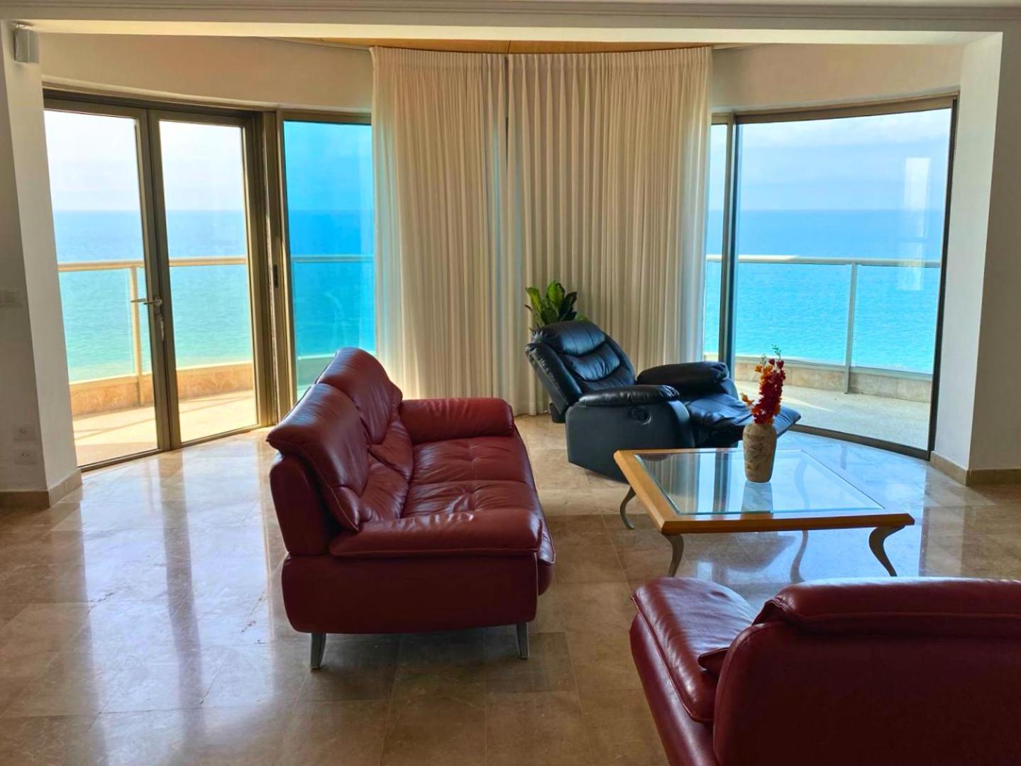 Almog Beach Apartments מגדלי חוף הכרמל חיפה Exterior foto