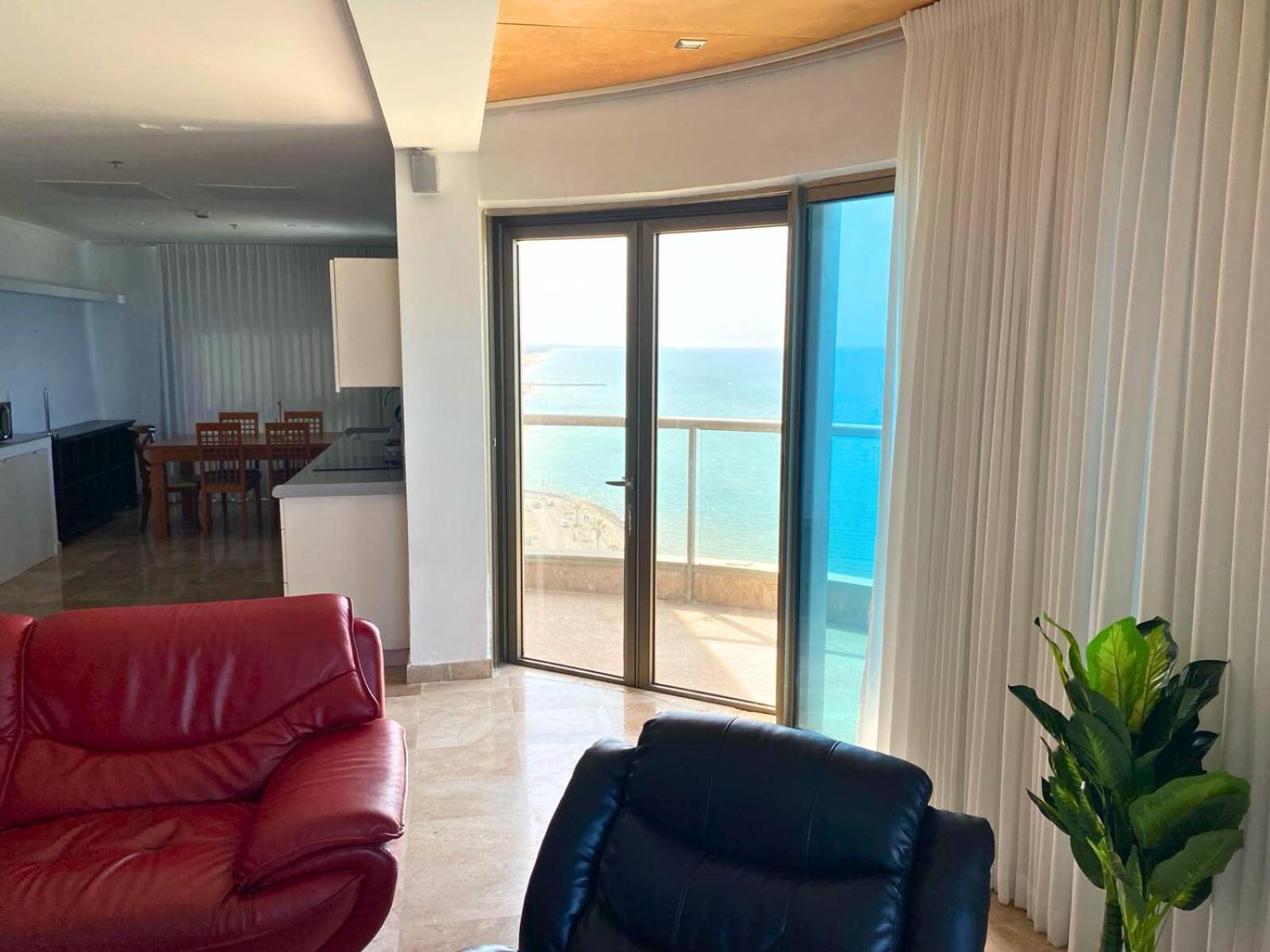 Almog Beach Apartments מגדלי חוף הכרמל חיפה Exterior foto