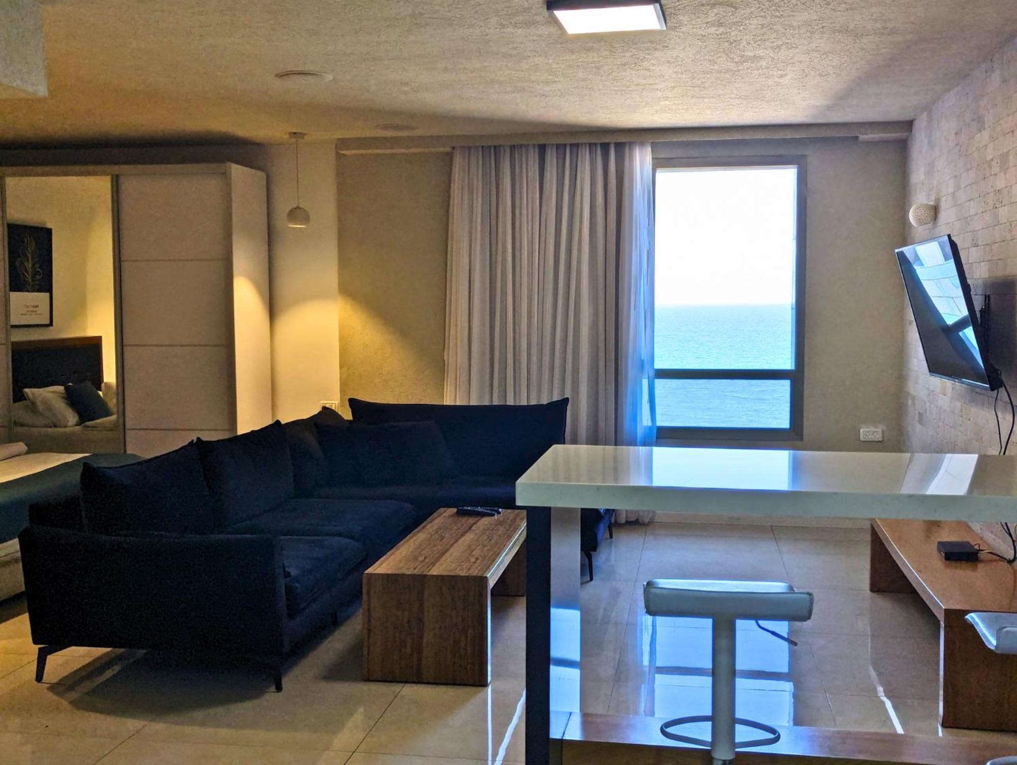 Almog Beach Apartments מגדלי חוף הכרמל חיפה Exterior foto
